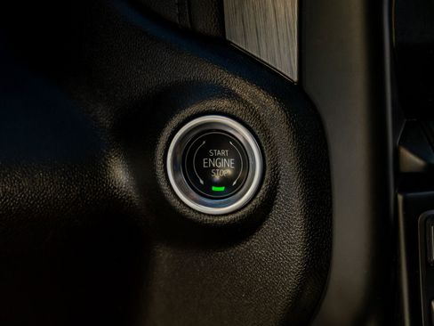 Used 2022 GMC Sierra 2500 Denali w/ Denali Ultimate Package image 23