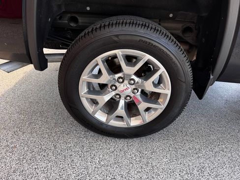 Used 2018 GMC Sierra 1500 SLT AWD/4WD image 11