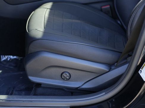 Used 2018 Mercedes-Benz GLC 300 4MATIC Coupe image 21