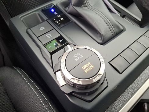 New 2025 Toyota Tacoma TRD Sport image 17