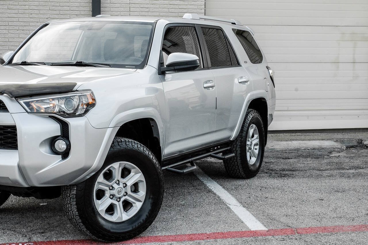 Used 2016 Toyota 4Runner SR5 AWD/4WD image 6