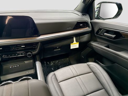 New 2026 Chevrolet Tahoe High Country AWD/4WD image 28