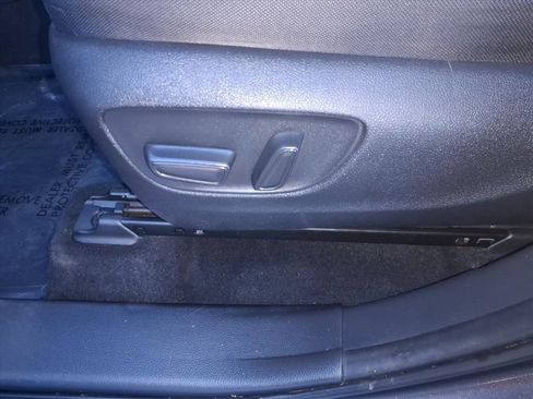 Certified 2023 Toyota Highlander L image 13