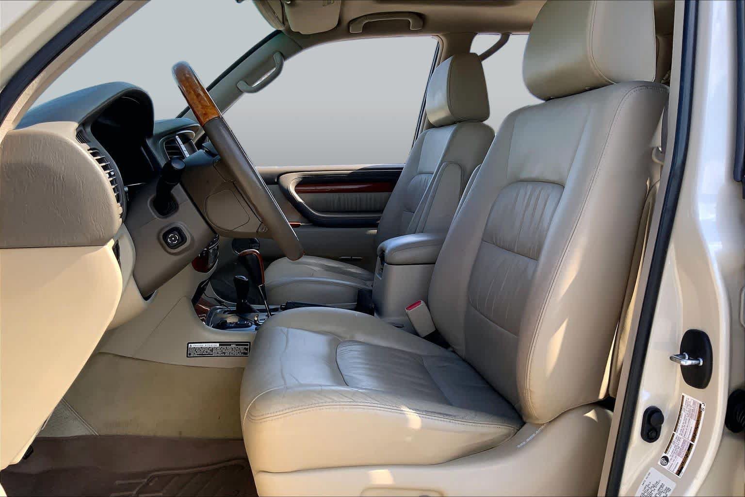 Used 2005 Lexus LX 470 4WD w/ Preferred Accessory Pkg image 7