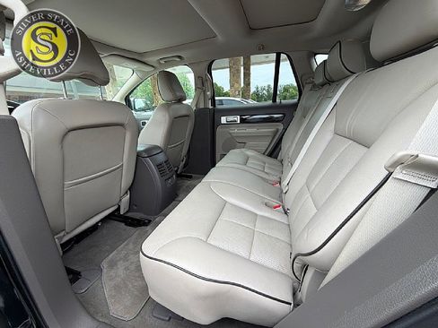 Used 2010 Lincoln MKX AWD image 13