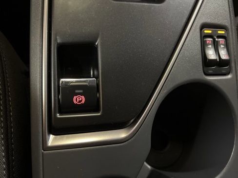 Certified 2025 Subaru Crosstrek 2.0i Premium image 29