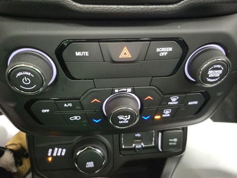 Used 2019 Jeep Renegade Limited w/ Quick Order Package 22P image 44