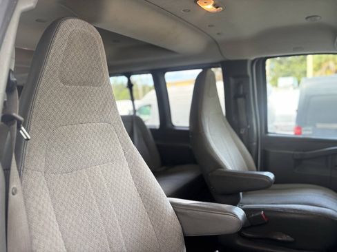 Used 2018 GMC Savana 3500 LT w/ LT Preferred Equipment Group RWD image 26