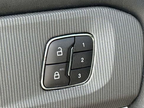 Used 2025 Ford Explorer ST-Line w/ Premium Package AWD/4WD image 18