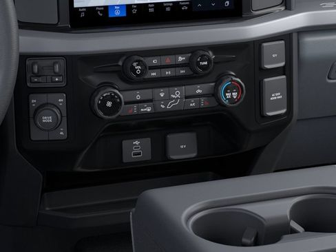 New 2026 Ford F250 XLT w/ XLT Premium Package AWD/4WD image 15