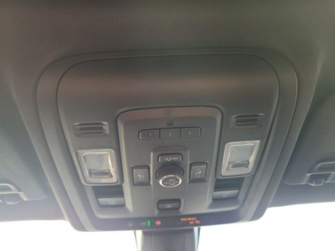 Used 2021 Chevrolet Tahoe Premier w/ Premium Package image 22