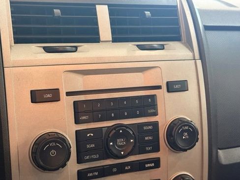 Used 2012 Ford Escape XLT AWD/4WD image 16