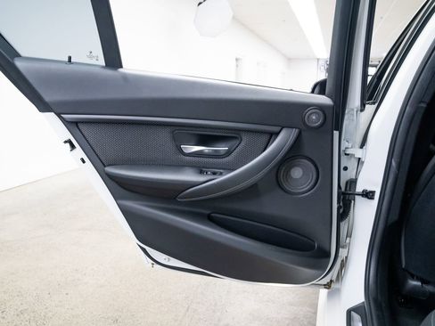 Used 2018 BMW M3 image 21