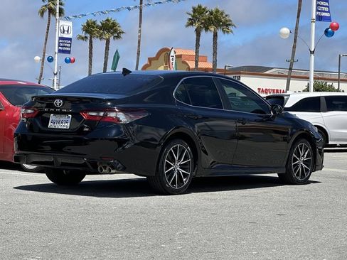 Used 2021 Toyota Camry SE FWD image 3
