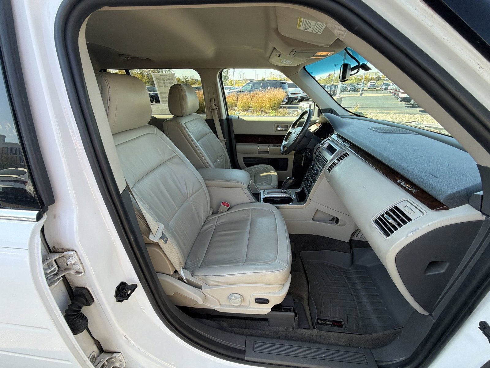Used 2011 Ford Flex SEL w/ Rapid Spec Order Code FWD image 24
