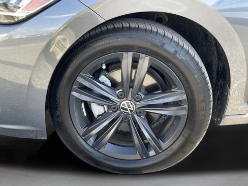 Used 2023 Volkswagen Jetta SE image 43