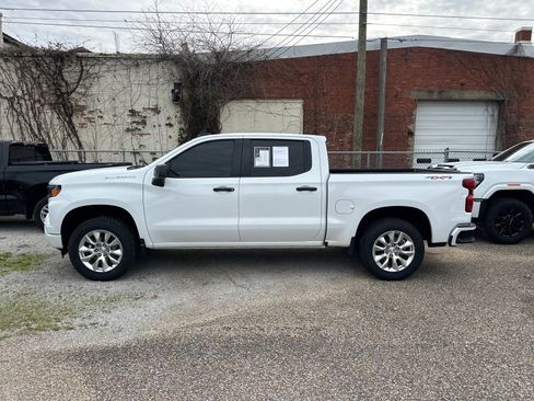 Used 2024 Chevrolet Silverado 1500 Custom image 3