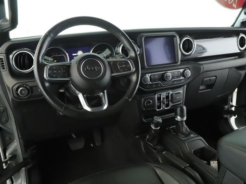 Used 2023 Jeep Wrangler Unlimited Sahara AWD/4WD image 2