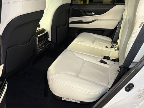 Used 2024 Lexus LX 600 4WD w/ Appearance Package image 18