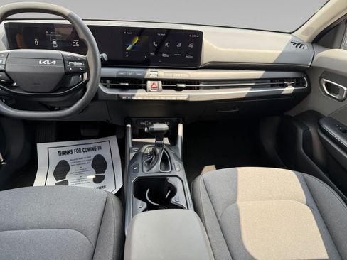Used 2025 Kia K4 FWD image 18