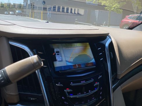 Used 2020 Cadillac Escalade ESV Platinum AWD/4WD image 24