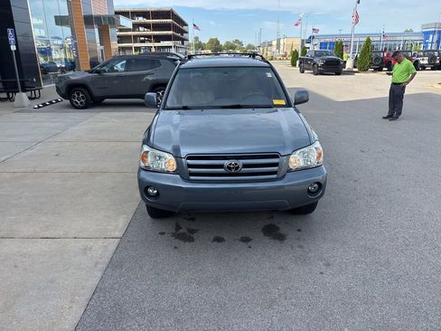 Used 2005 Toyota Highlander 2WD V6 w/ 3rd Row image 7