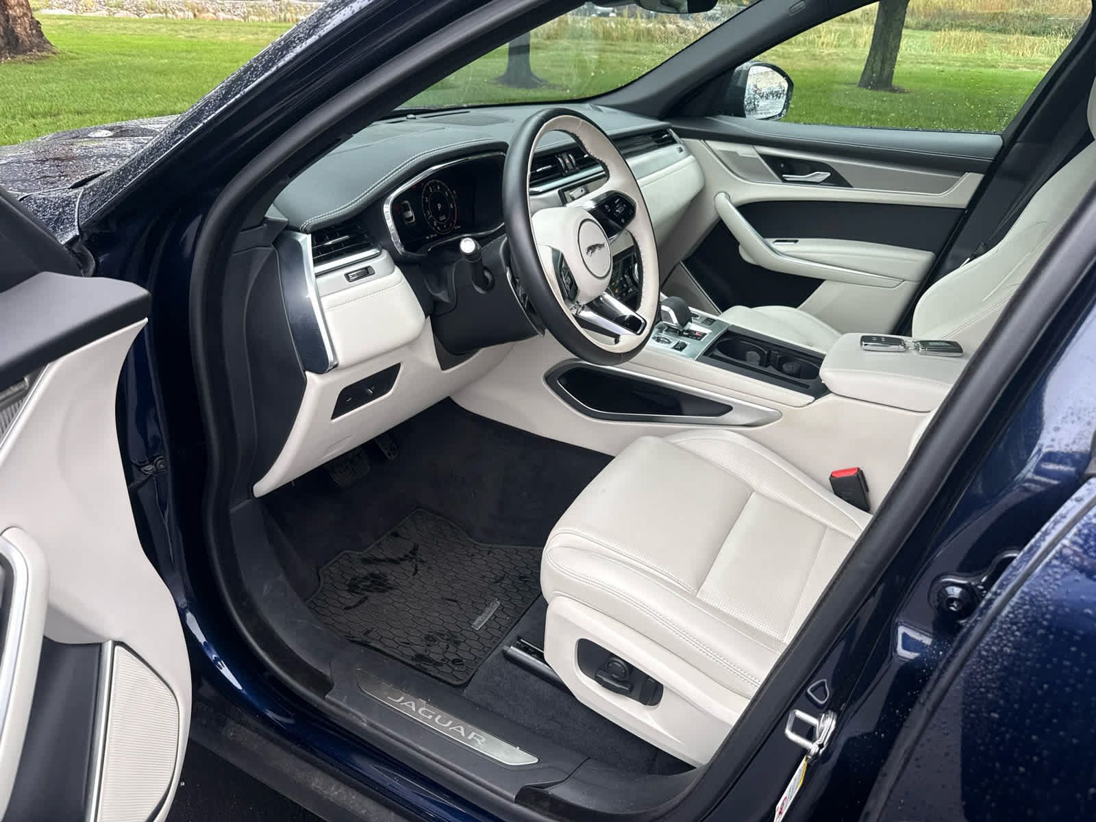 Used 2026 Jaguar F-PACE R-Dynamic S AWD/4WD image 13
