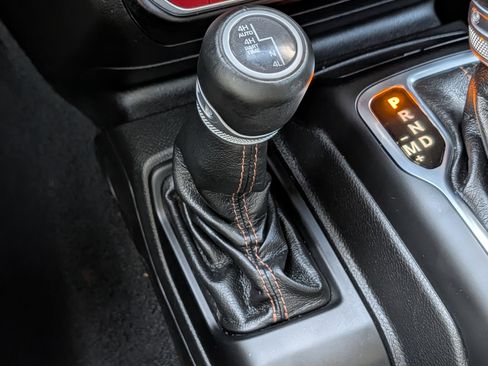 Used 2022 Jeep Wrangler Unlimited Rubicon AWD/4WD image 33