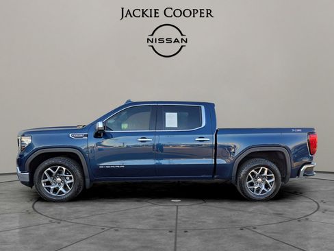 Used 2022 GMC Sierra 1500 SLT w/ SLT Convenience Package image 2