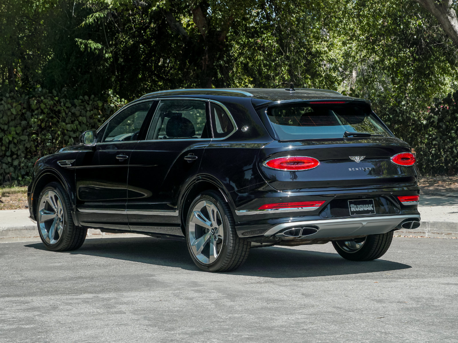 Used 2025 Bentley Bentayga Extended Wheelbase AWD/4WD image 5