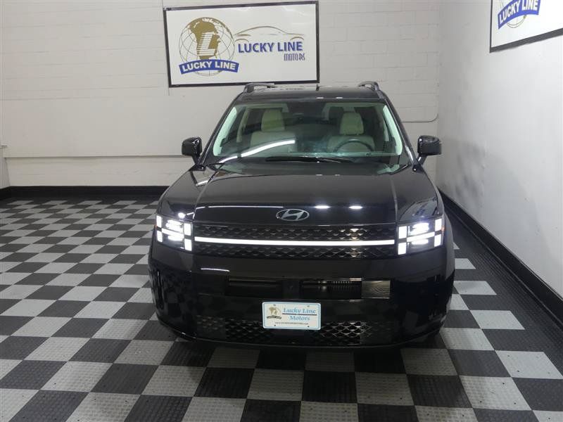 Used 2024 Hyundai Santa Fe Calligraphy AWD/4WD image 3
