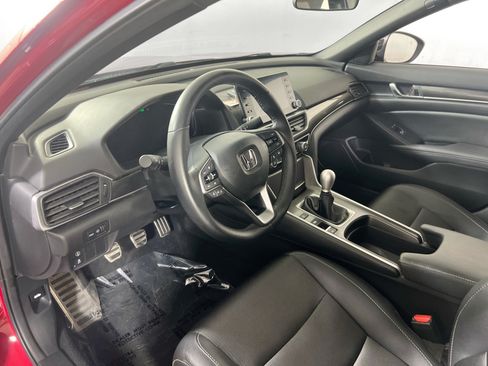 Used 2019 Honda Accord Sport image 9