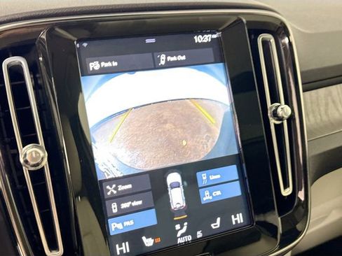 Used 2022 Volvo XC40 T5 Inscription image 6