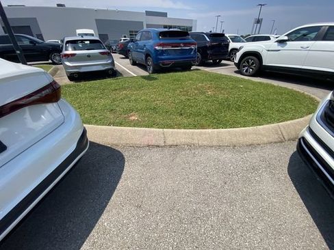Used 2025 Volkswagen Jetta Sport FWD image 8