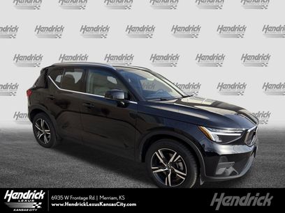 Used 2025 Volvo XC40 B5 Core