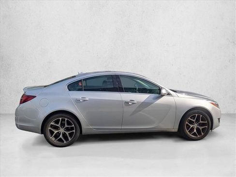 Used 2017 Buick Regal Sport Touring FWD image 4