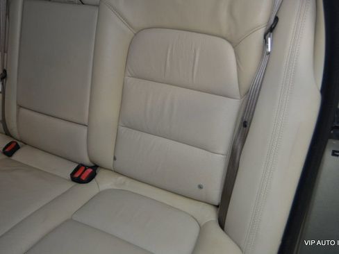 Used 2010 Volvo XC70 3.2 image 23