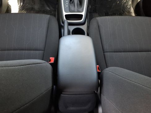 Used 2025 Hyundai Venue SE FWD image 17