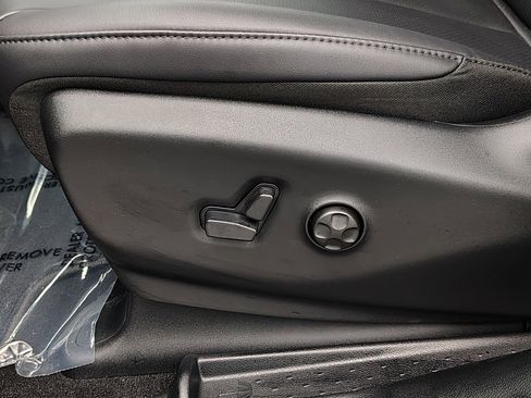 New 2026 Chrysler Pacifica Select FWD image 18