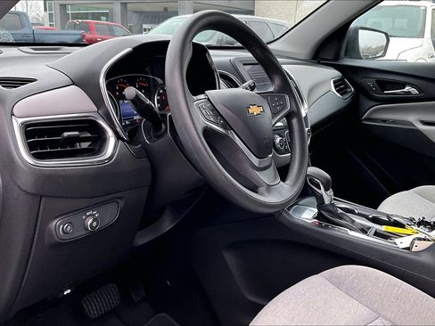 Used 2022 Chevrolet Equinox LS w/ LS Convenience Package image 13