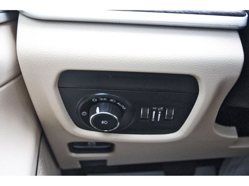 Used 2022 Jeep Grand Cherokee Limited RWD image 18