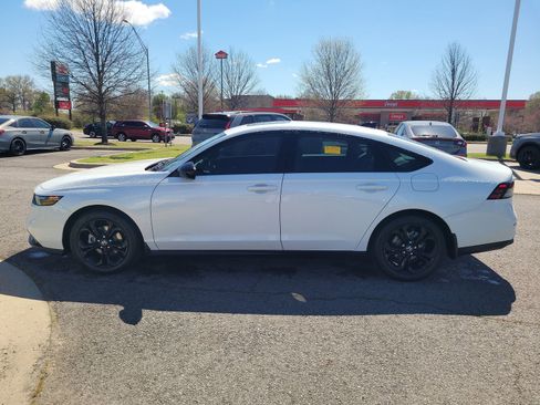 Certified 2025 Honda Accord SE image 6