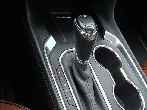 Used 2018 Chevrolet Traverse High Country image 17