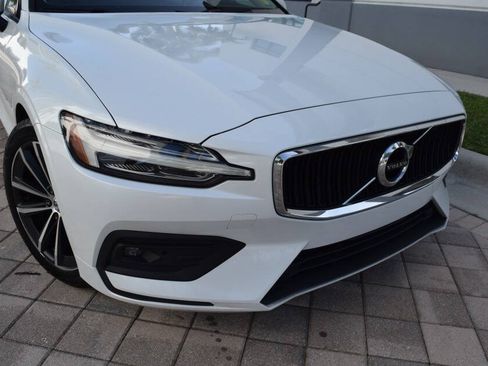 Used 2021 Volvo S60 T5 Momentum FWD image 8