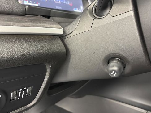 Used 2023 Jeep Grand Cherokee Limited w/ Luxury Tech Group II image 28