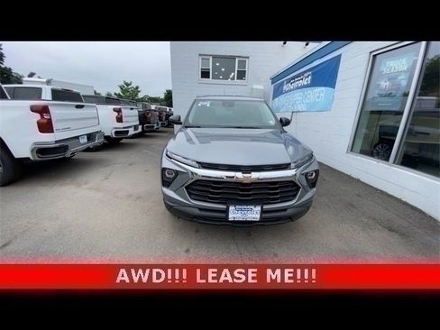 Used 2025 Chevrolet TrailBlazer LS w/ LS Convenience Package image 4