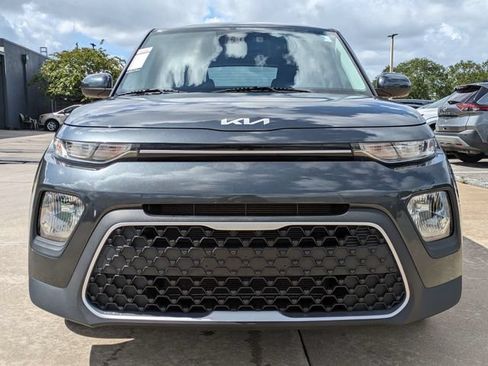 Used 2022 Kia Soul LX w/ Technology Package FWD image 3