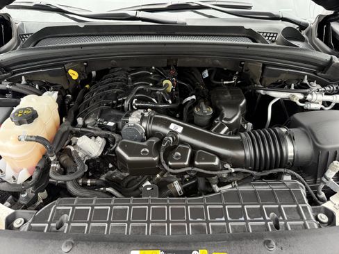 Used 2023 Jeep Grand Cherokee L Laredo image 33