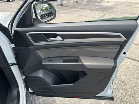 Certified 2023 Volkswagen Atlas SE w/ Panoramic Sunroof Package AWD/4WD image 24