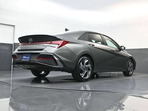 Certified 2025 Hyundai Elantra Sport FWD image 25